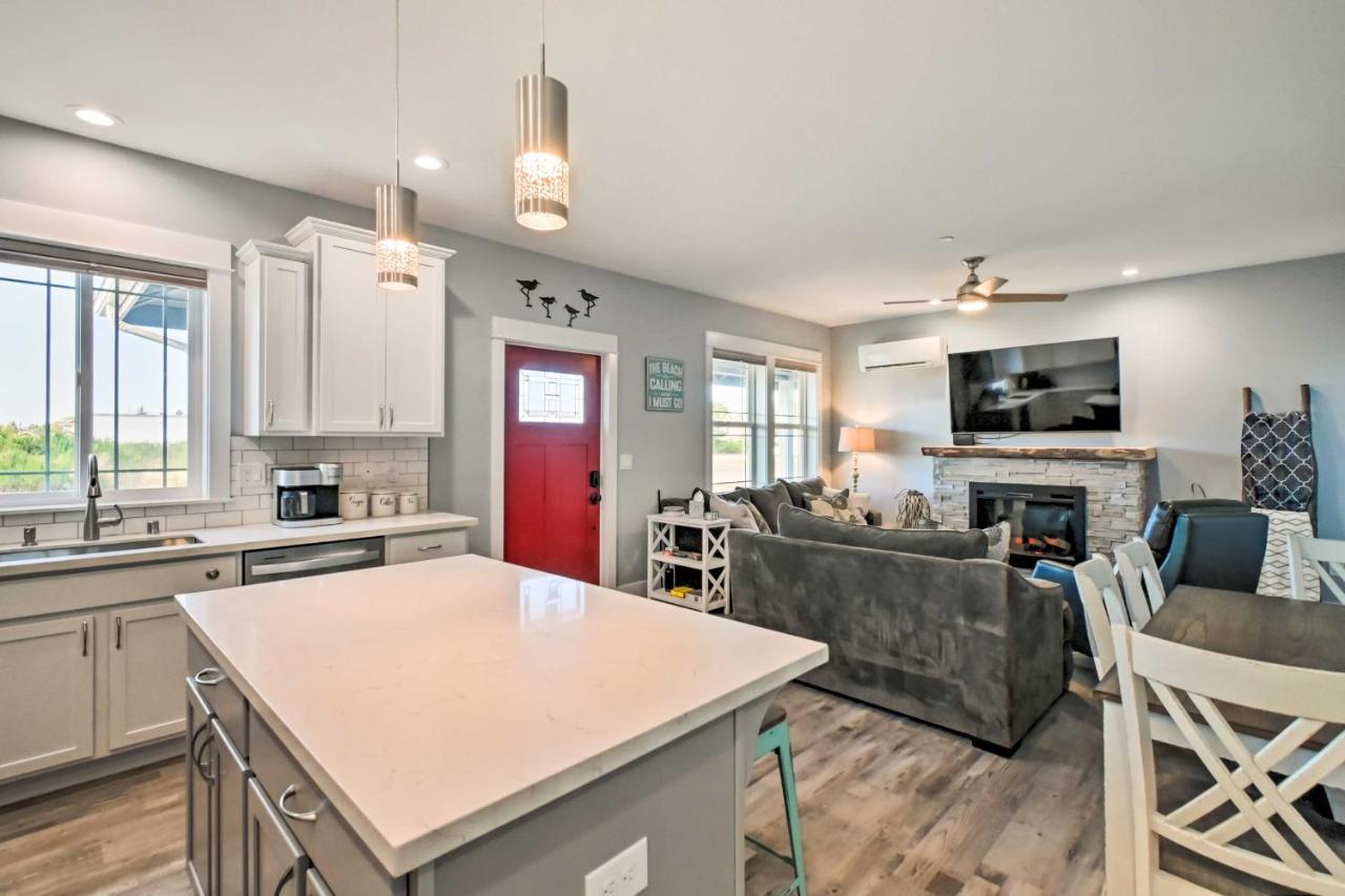 Ocean Shores Getaway With Fireplace And Hot Tub! Bagian luar foto